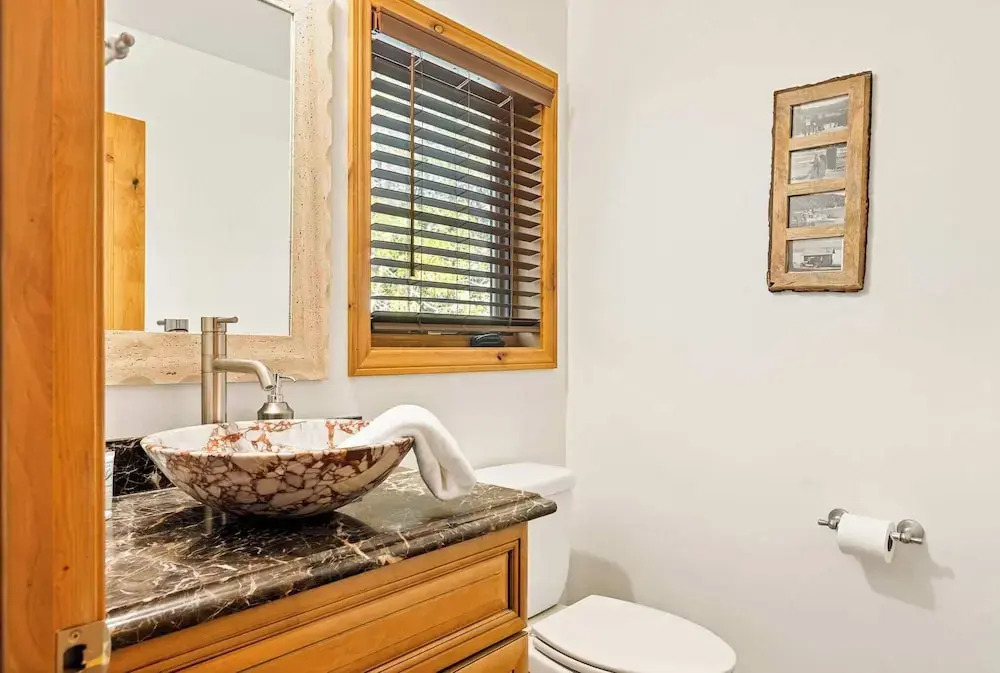Summit Pine Lodge 4 BDR Minutes From Bear Lake!