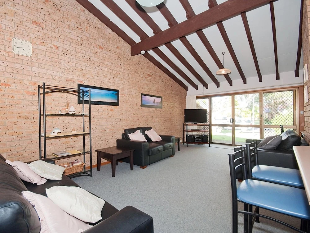 Bay Parklands, 6/2 Gowrie Avenue