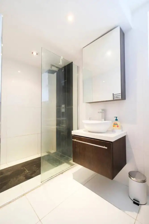Newly Furnished Patio Flat In Peckham