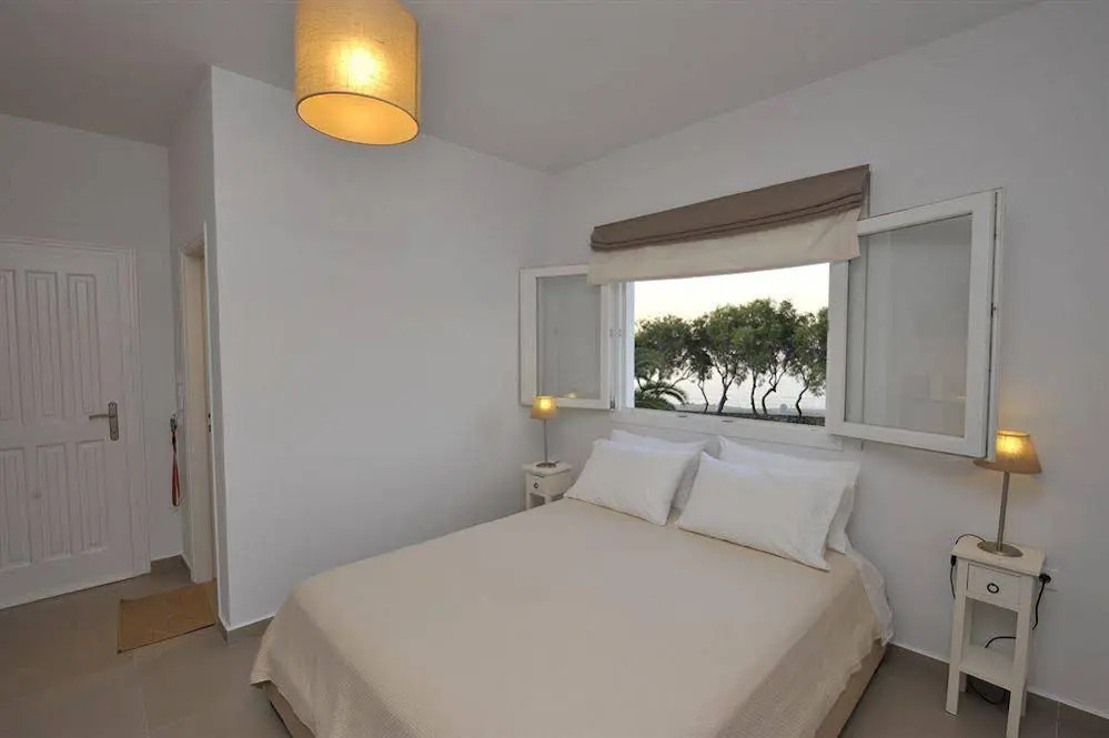 Almira Suites - Seafront - Naousa Paros