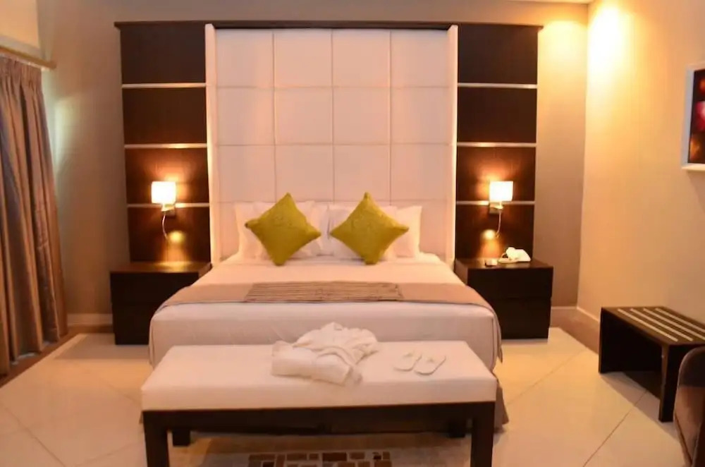 Hotel Seasons and Spa