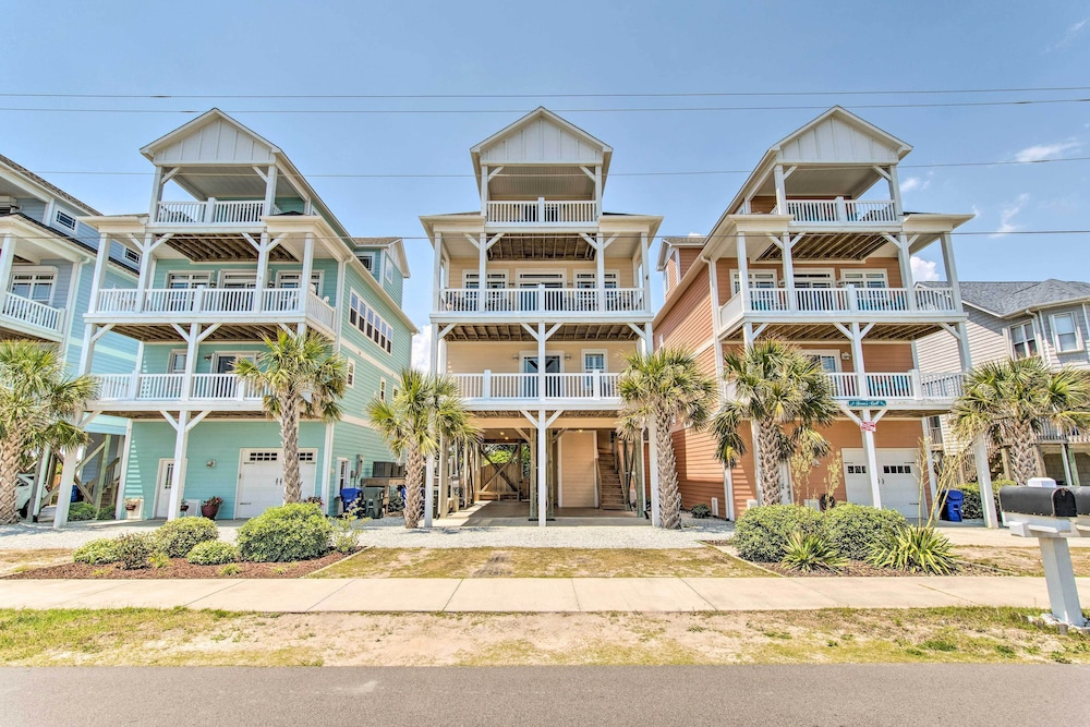 Surf City Escape w/ 6 Decks: Steps To Beach