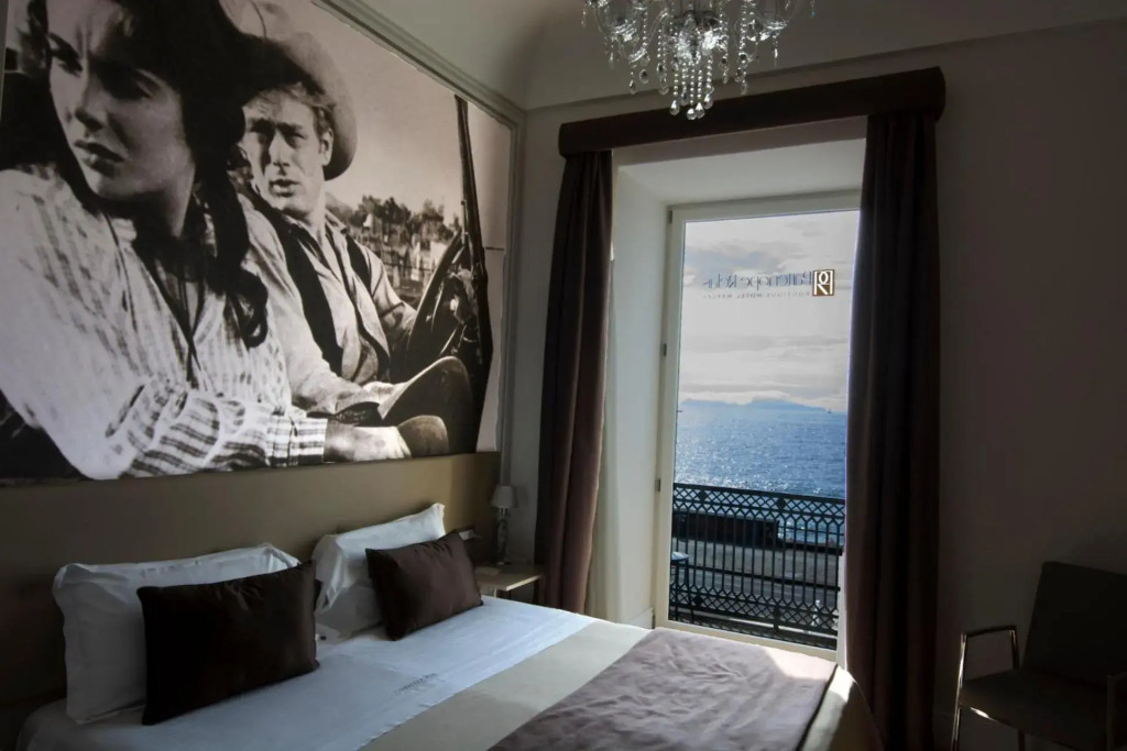 Partenope Relais