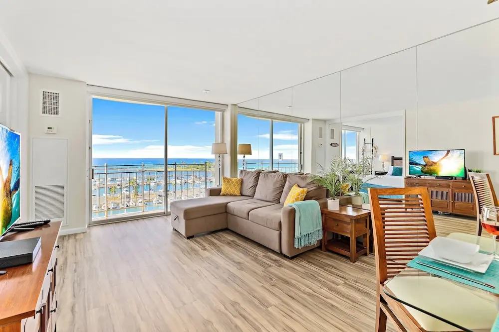 Ocean View 1BR at Ilikai Marina