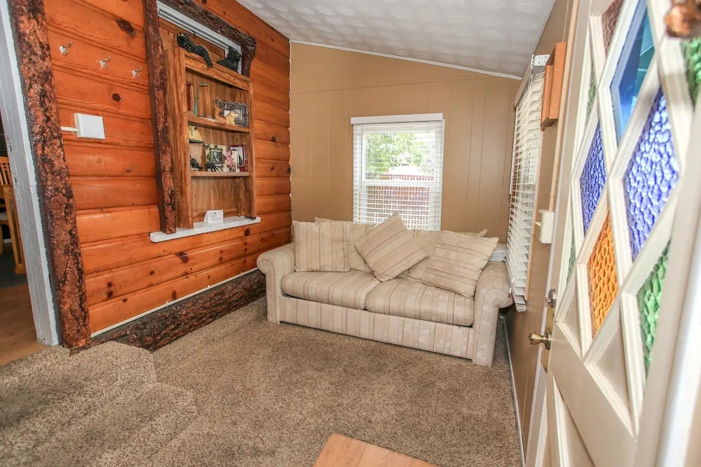 Lil Cabin