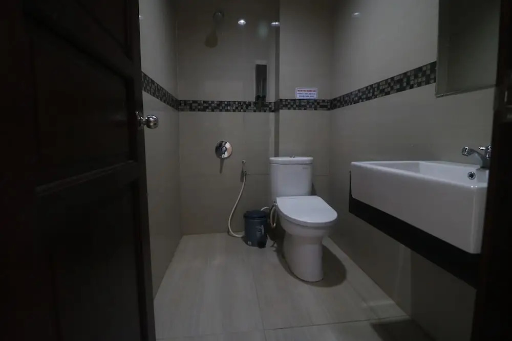 RedDoorz Plus near Universitas Negeri Makassar