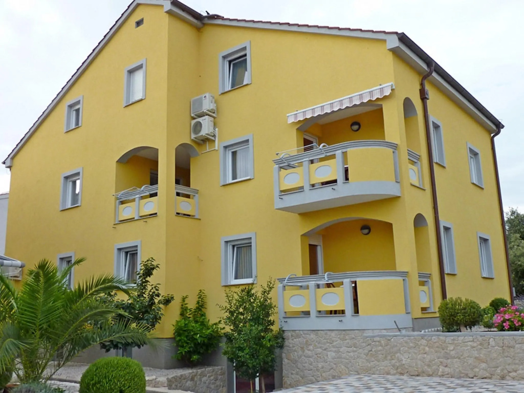 Amalia - Family Friendly With Parking - A4 Megi
