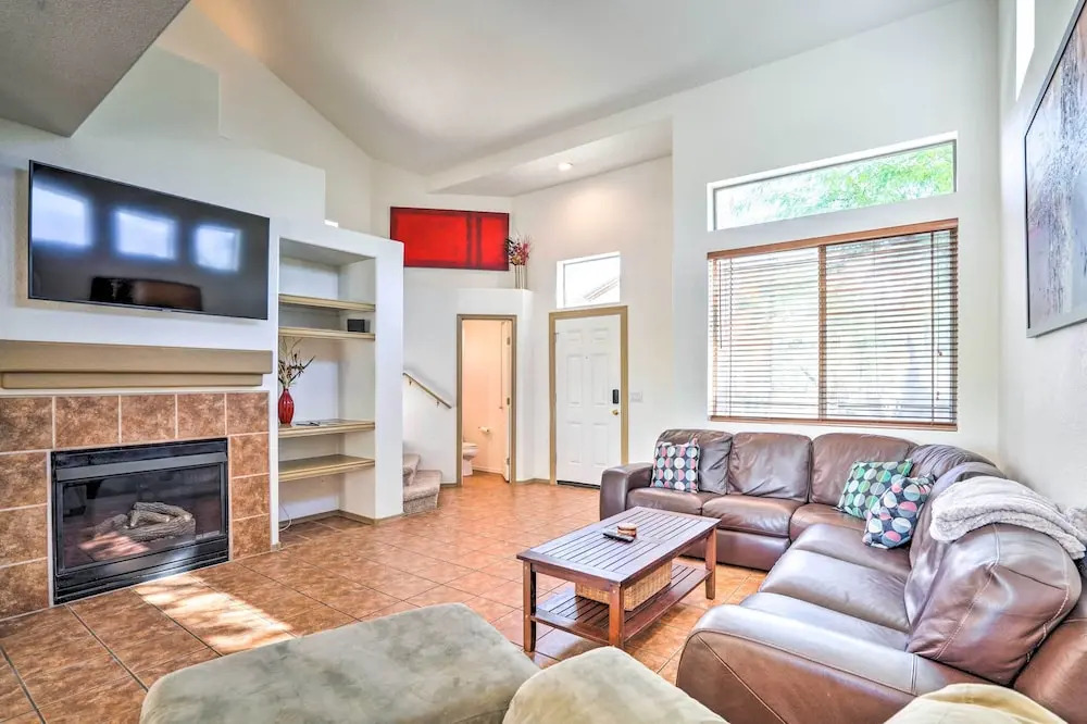 Cave Creek Retreat w/ Private Pool & Hot Tub!