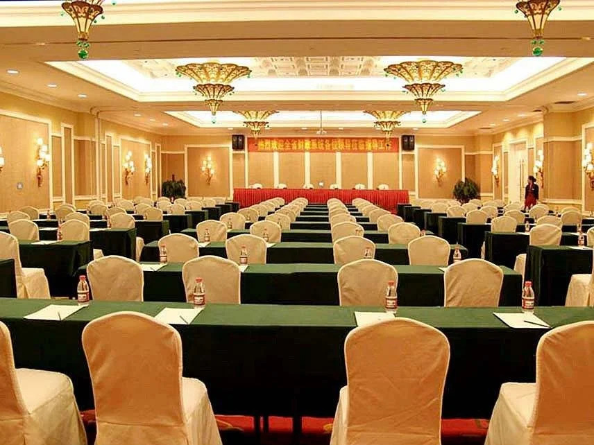 Huasheng Jiangquan Hotel & Town