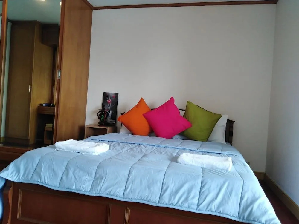 Downtown Apartment near BTS Station