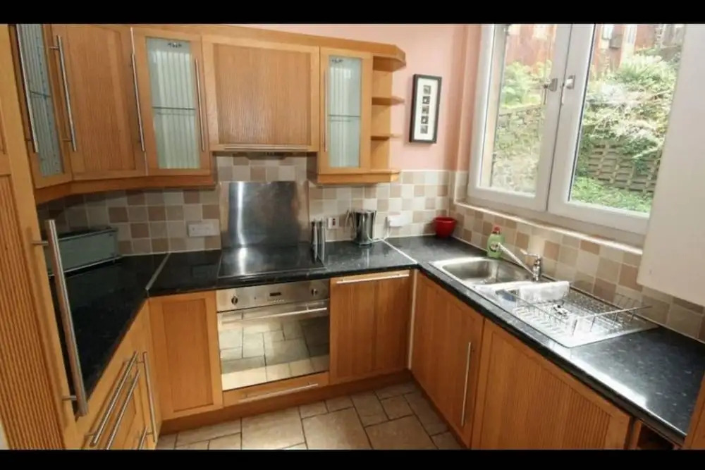 Central Waterfront Flat With Great Views