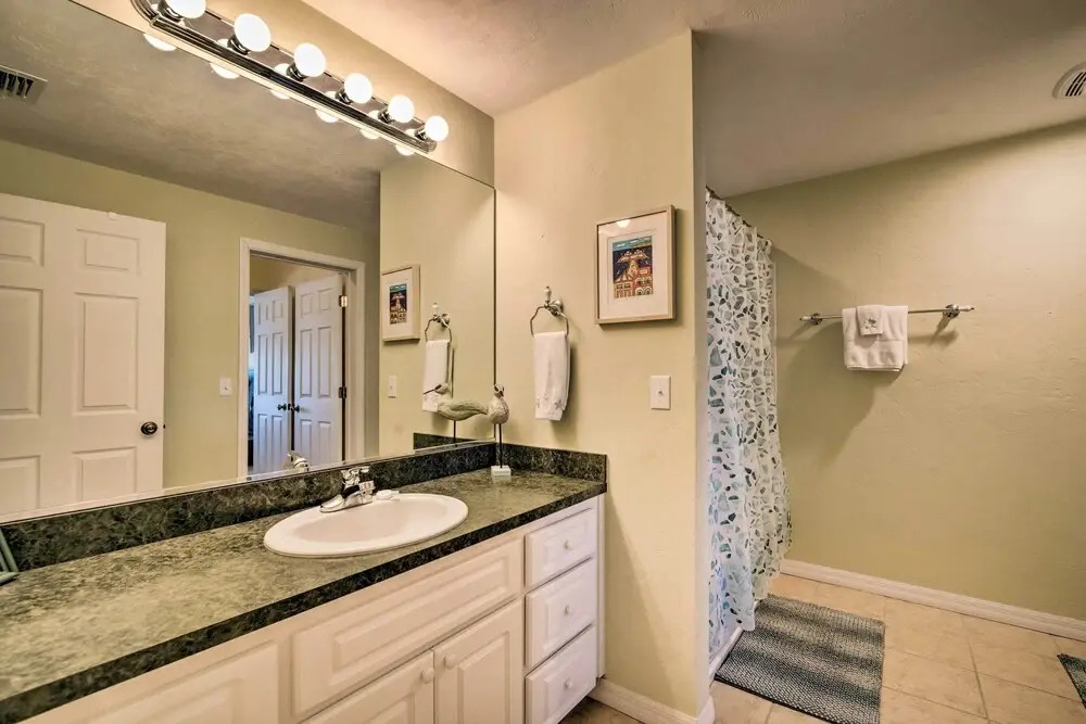 Oceanfront Oasis in Cedar Key w/ 2 Balconies