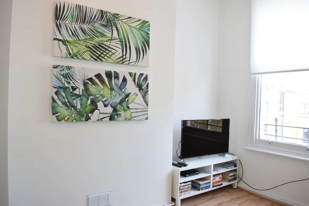 One Bedroom Apartment in Bayswater