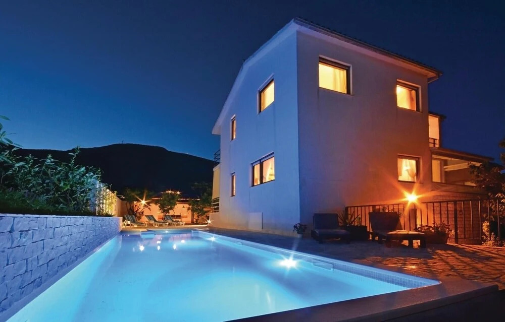 Gorgeous Home In Kastel Novi