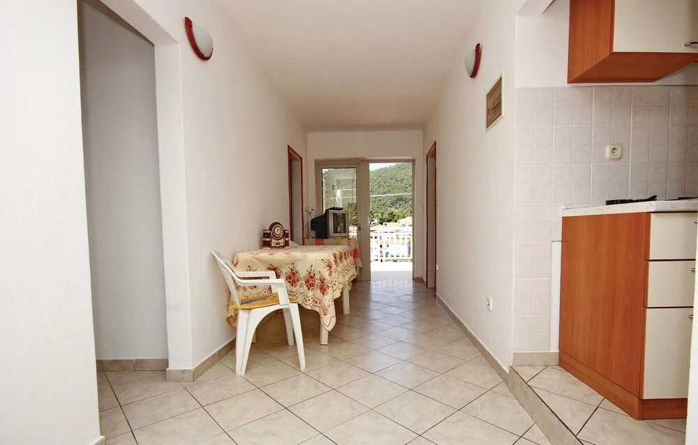 Nice Apartment in Brna With 4 Bedrooms and Wifi