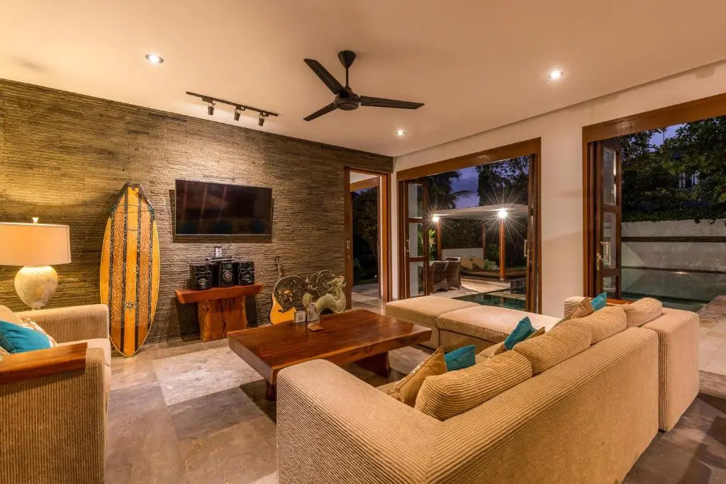 Villa Marys Beach - 4BR Luxury Ocean View Villa in Canggu