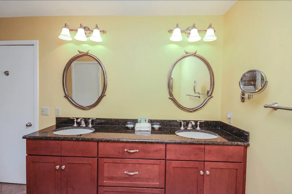 Inland Harbour 2429 - Two Bedroom Condo