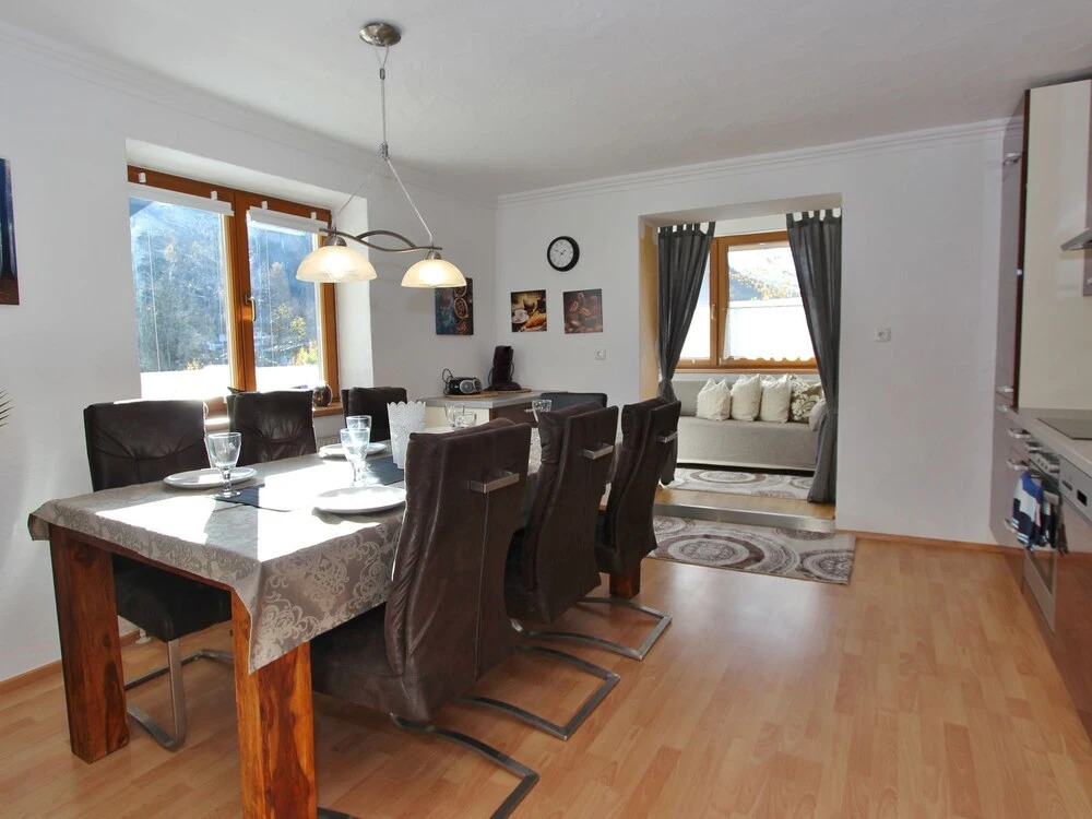 Cozy Apartment with Garden in Mühlbach