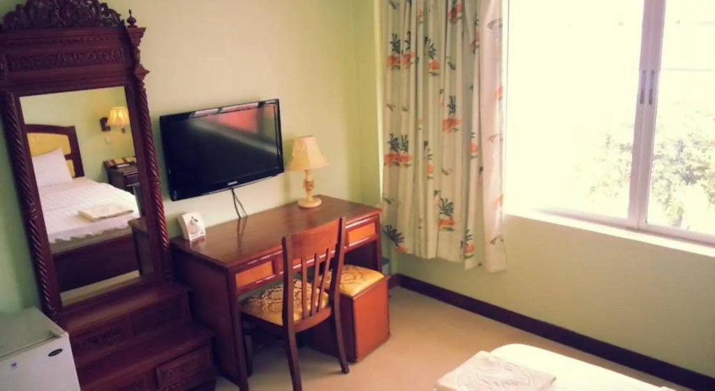 New Beach Hotel