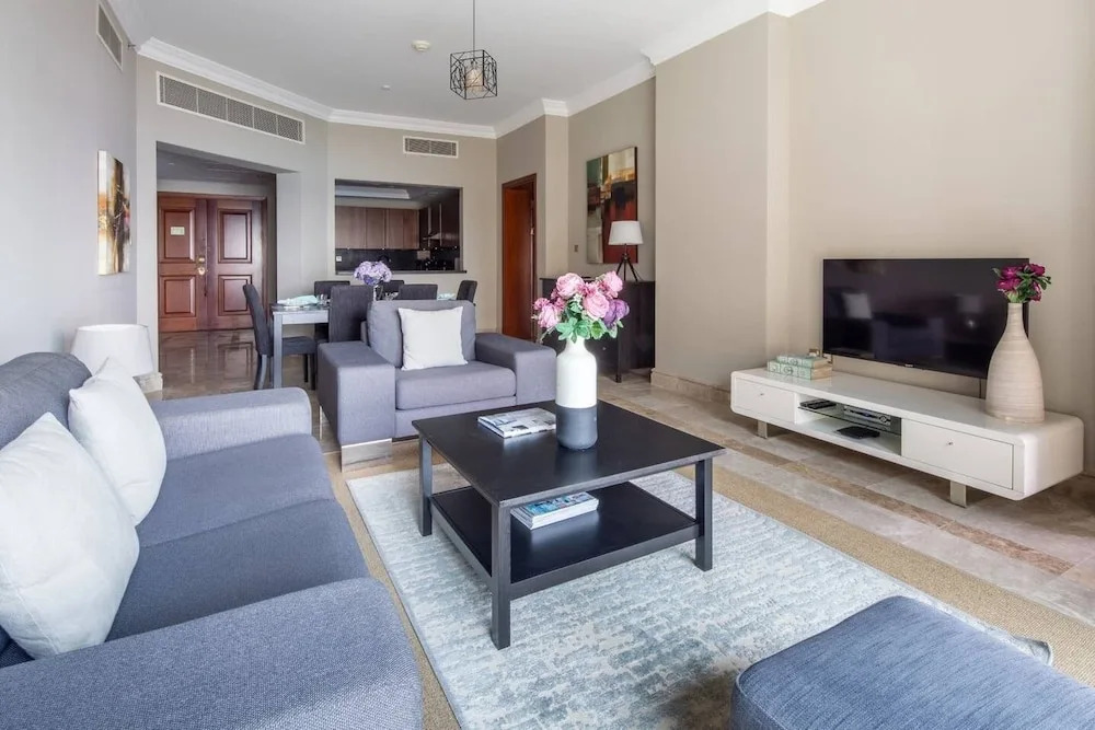 Luxury 2BR Apt Beach Club Full Sea View
