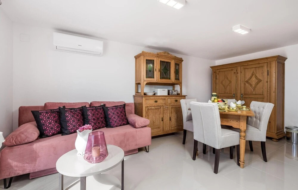 Stunning Apartment in Veprinac With 1 Bedrooms, Wifi and Outdoor Swimming Pool