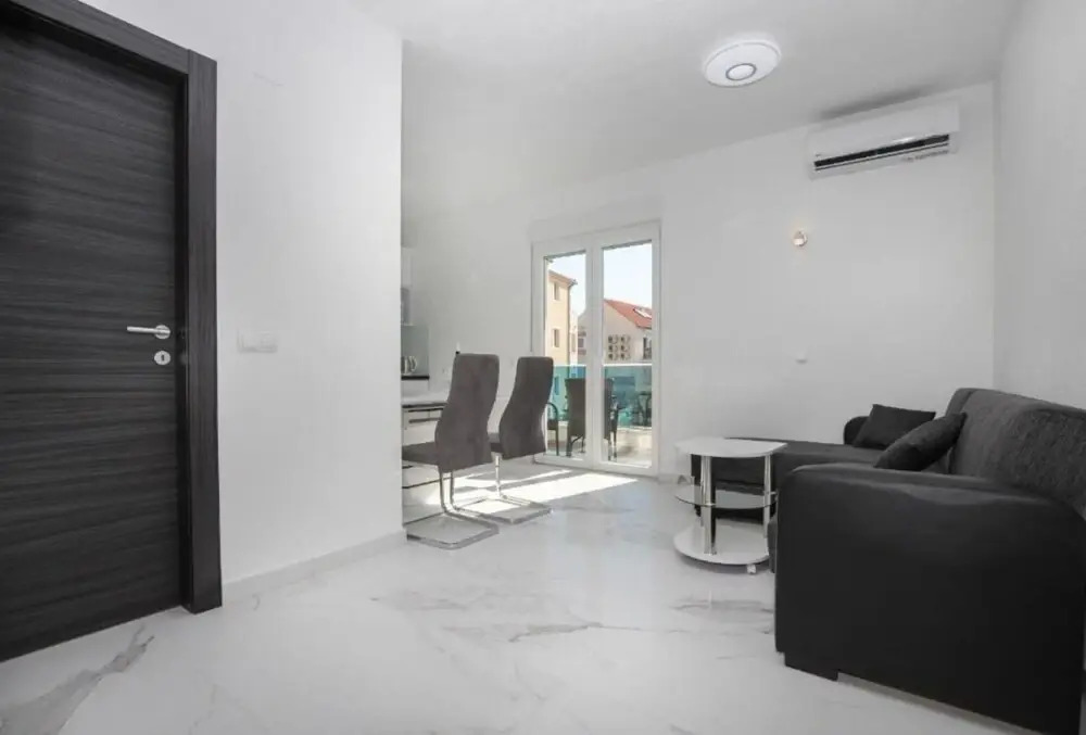 Jakov - Modern and Cosy With Pool - B2