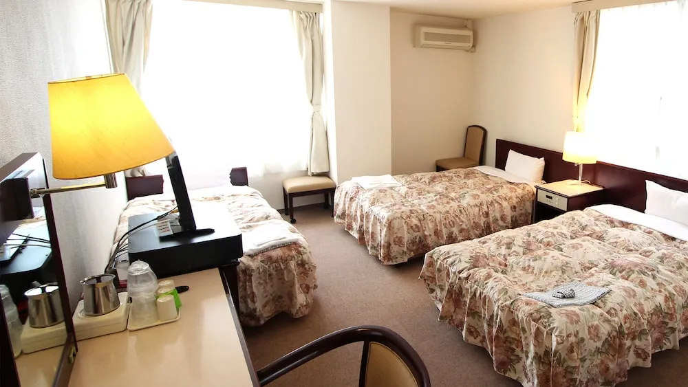 Royal Inn Shinyamaguchi Ekimae
