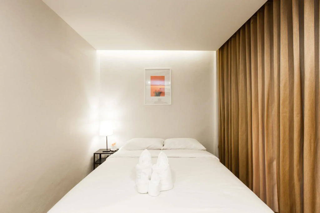 Metro hotel
