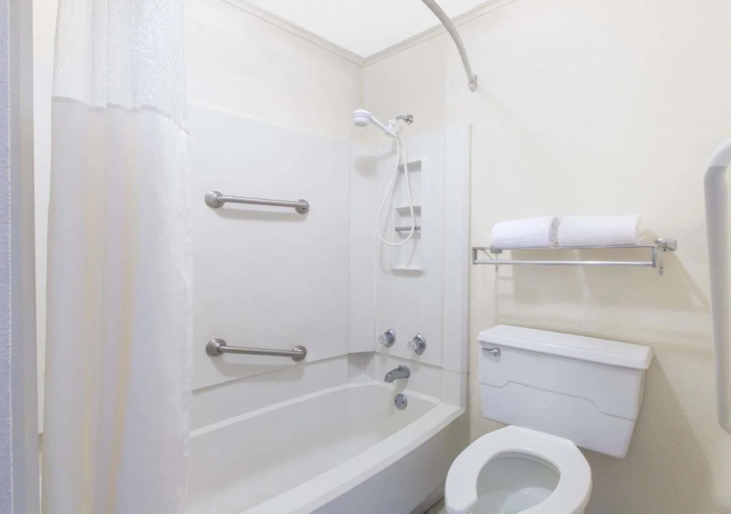 Executive Inn & Suites