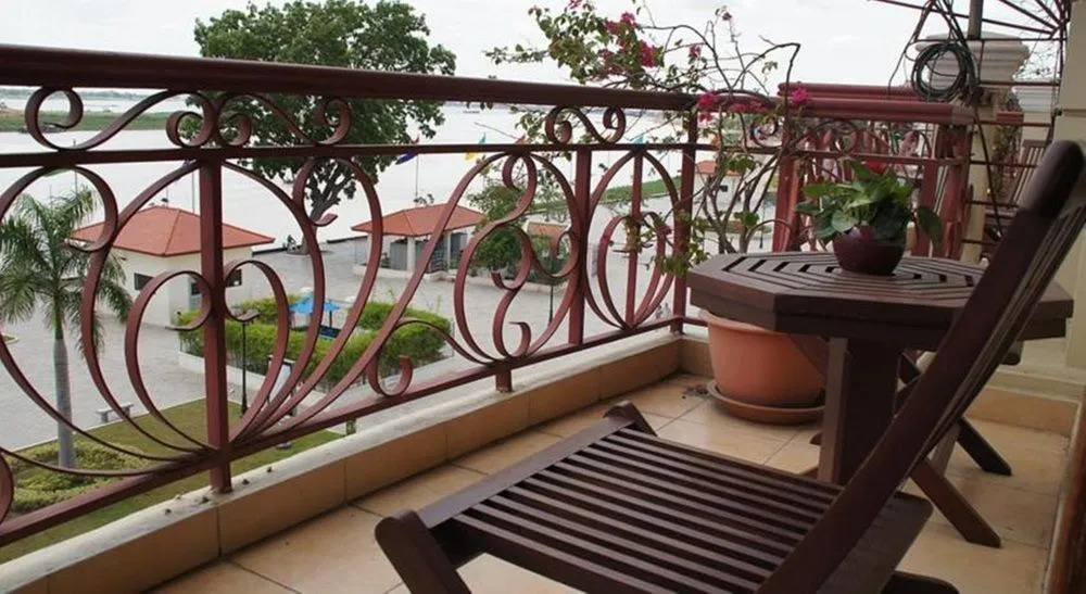 Cozyna Hotel