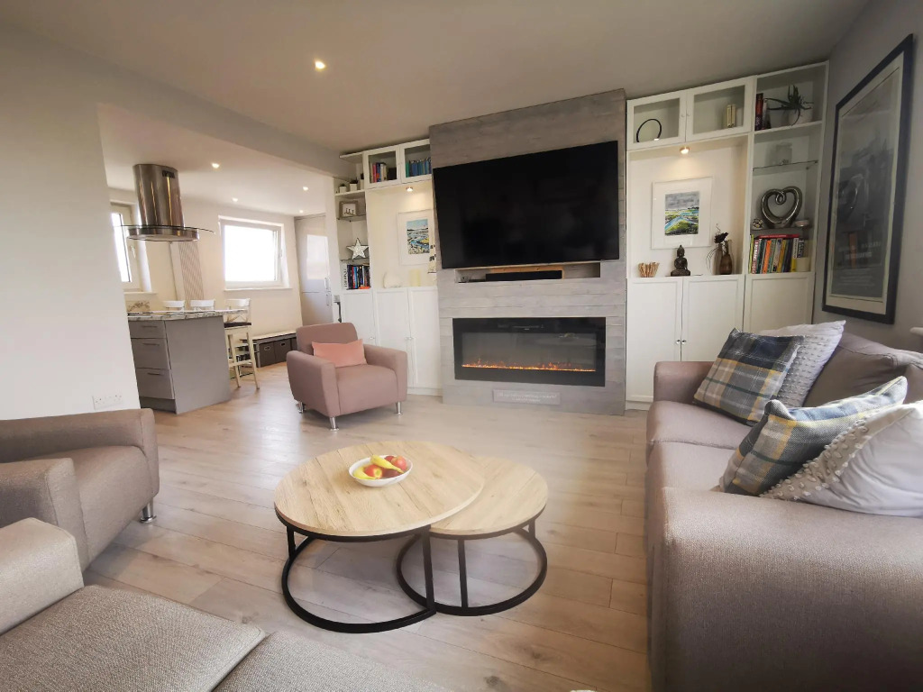 A Place With A View  - 2 bed village apartment