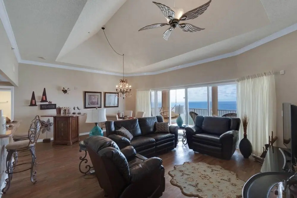 Gulf Front Living Room And Master Suite! Sleeps 8