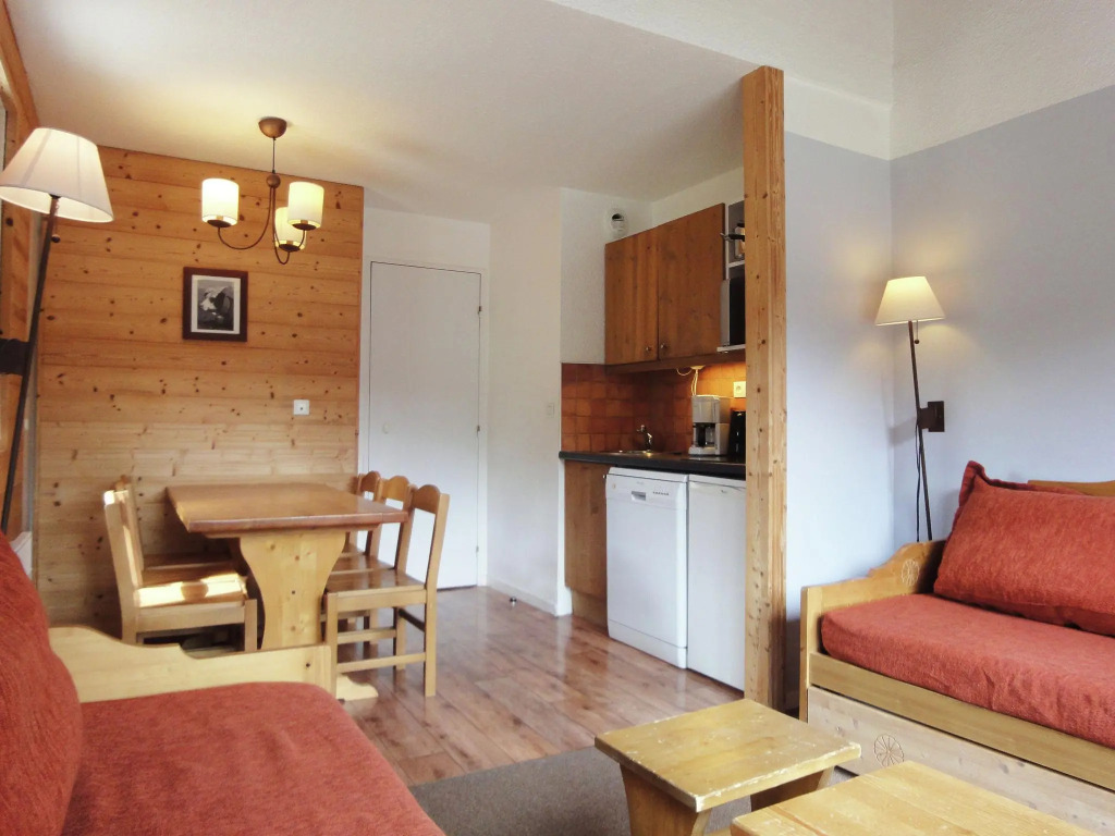 Apartment with balcony on the south adjacent to the slopes in Meribel-Mottaret