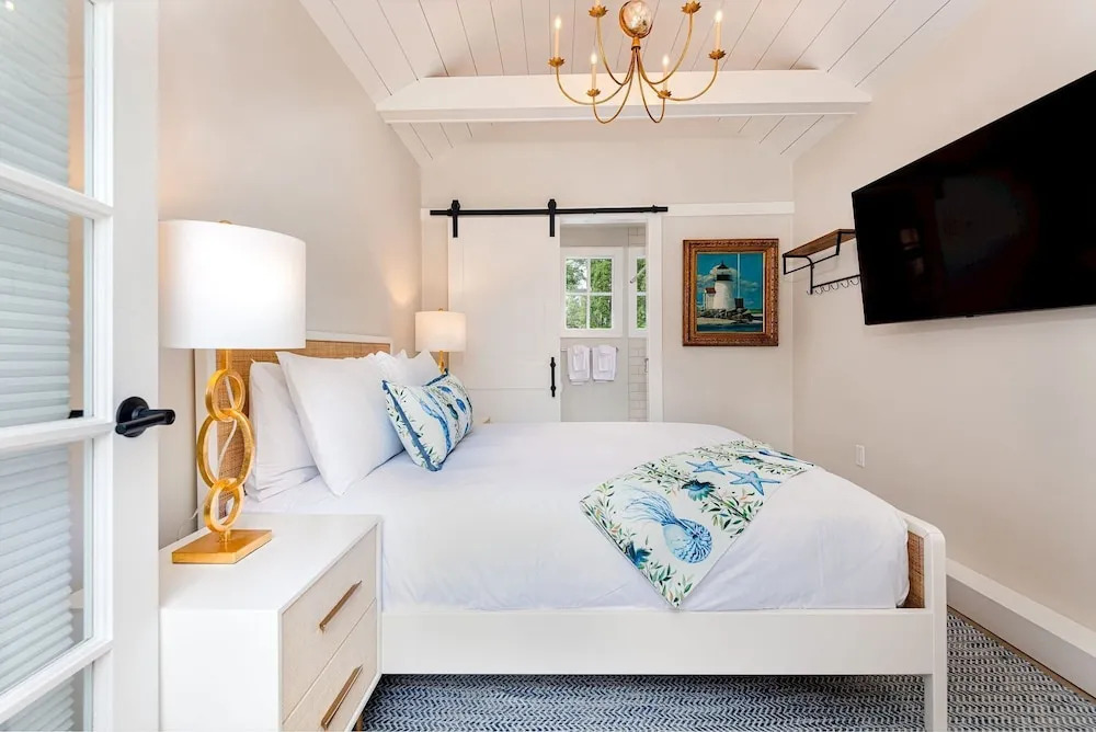 The Veranda House Hotel Collection