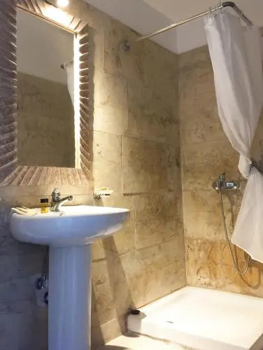 Ebadi Inn