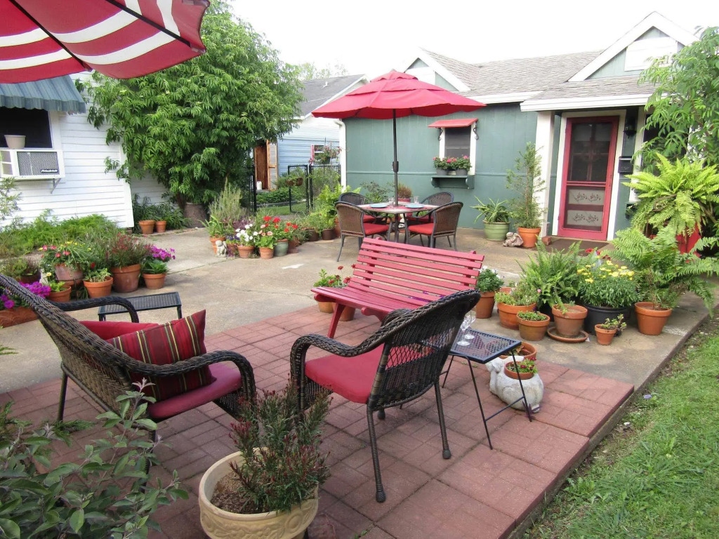 Apartment A, A Bed and Breakfast Cottage
