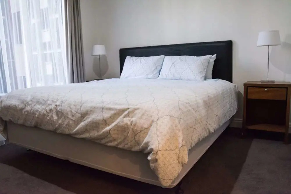 King Bed in Central & Stylish Apartment
