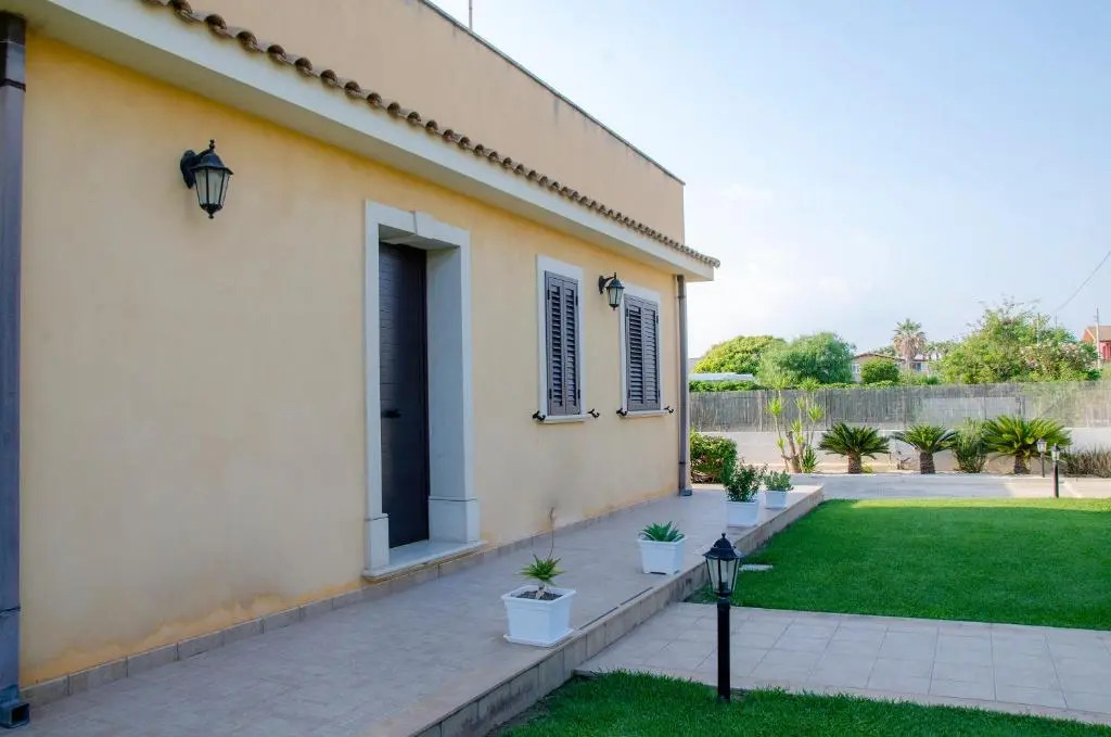 Villa la Tonnara CaseSicule, Private Villa far 50m from the Sand Beach