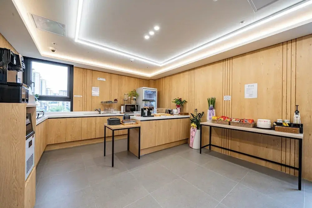 Mokpo Brown Dot Hotel Namak