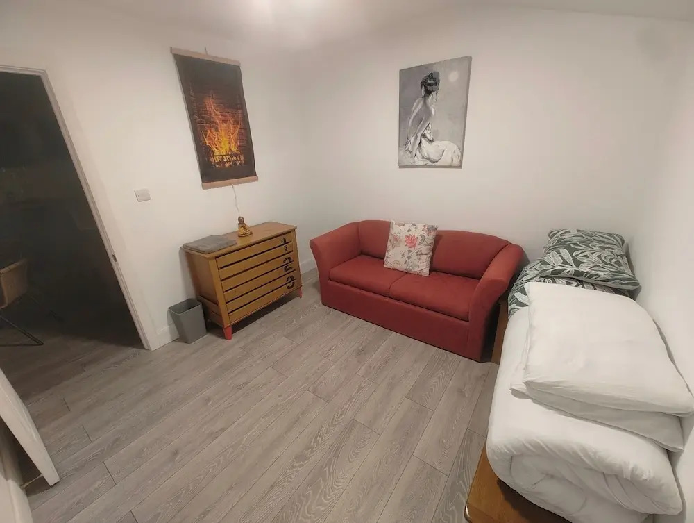Southall - Sleeps 3 & Great Transport Links