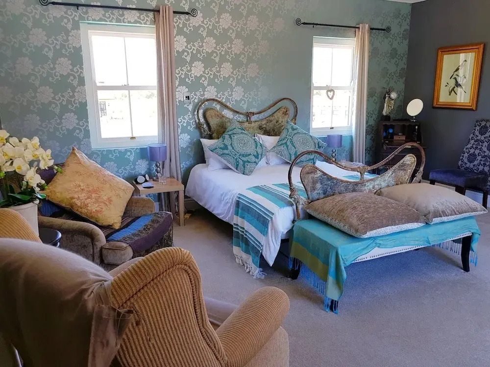 Sandmartins Private Secure Villa