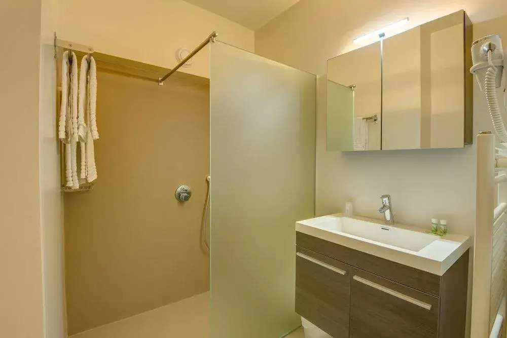 Arass Hotel