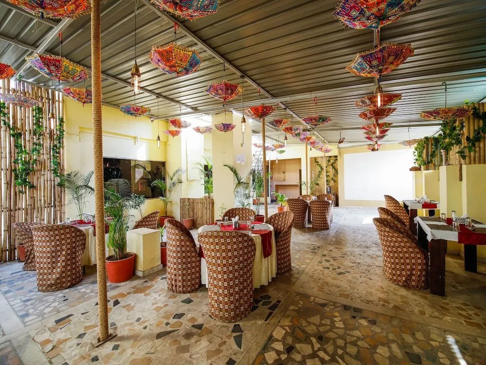 OYO 24266 Hotel Gazebo