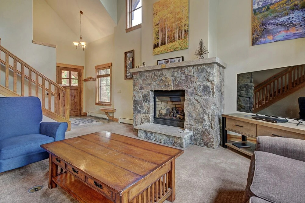 Cosmopolitan Decor + Spacious 3br In Downtown Breck Sleeps 8 3 Bedroom Townhouse by RedAwning