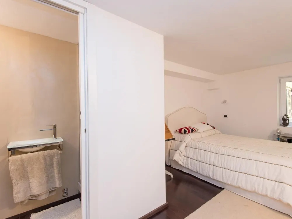 Rsh Pantheon Luxury Hi Tech Apartment