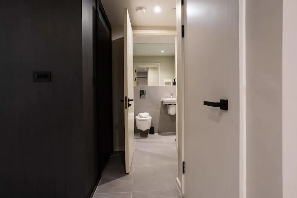 Stylish 1BR Aptment I Balcony I Sleeps 3 - City