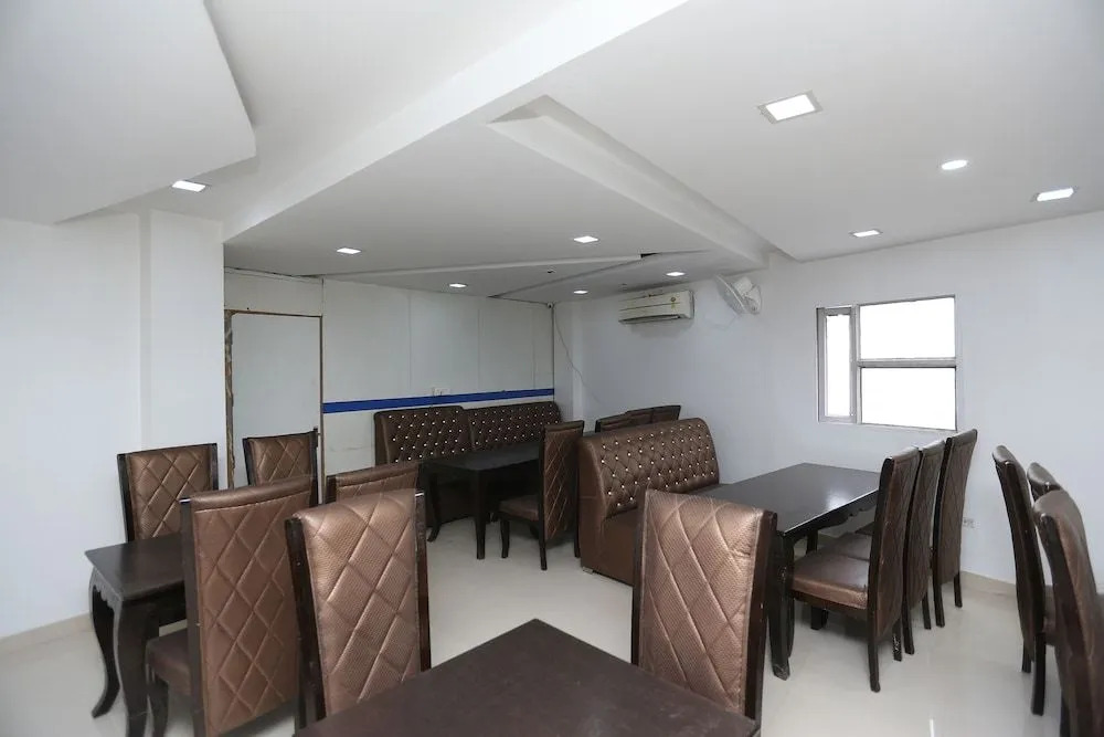 Capital O 18853 Hotel Mega