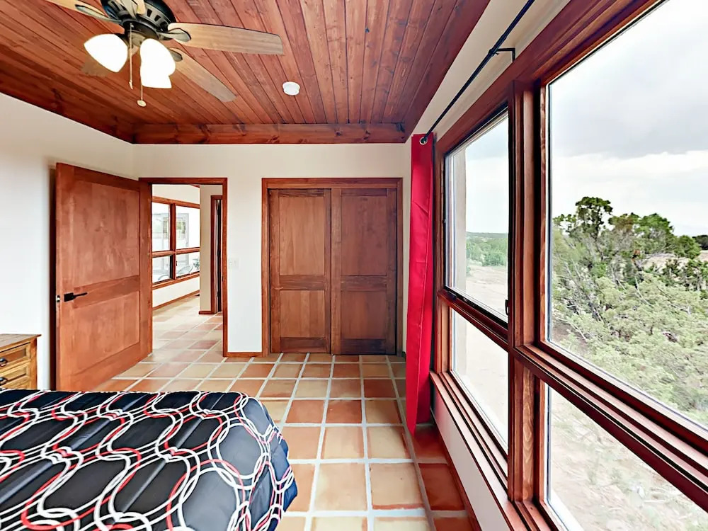 Secluded Oasis House 2 Bedrooms 1 Bathroom Home