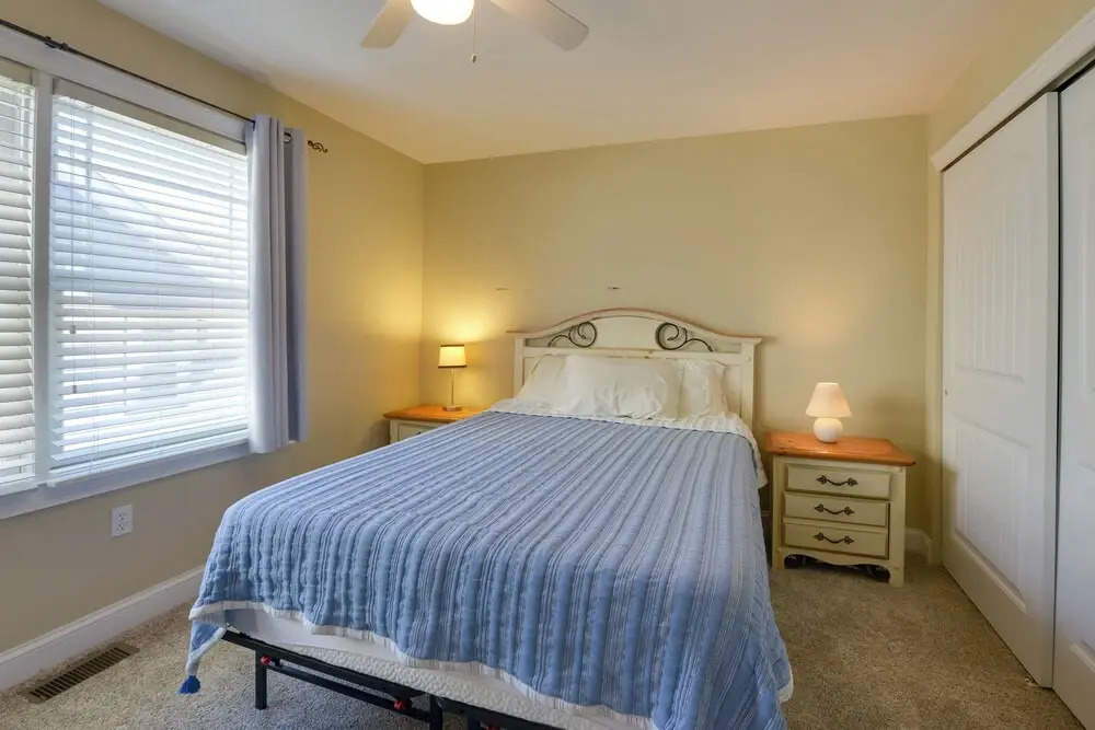 Spacious Wildwood Townhome w/ Covered Balcony