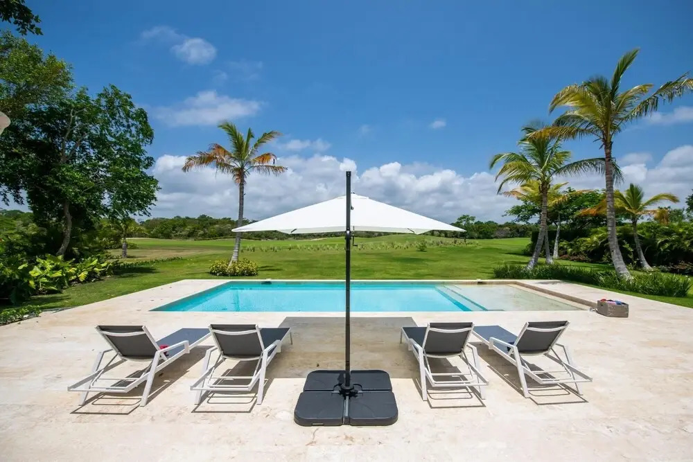 Cozy 5-bedroom Villa With Beaituful Views of La Cana Golf Course